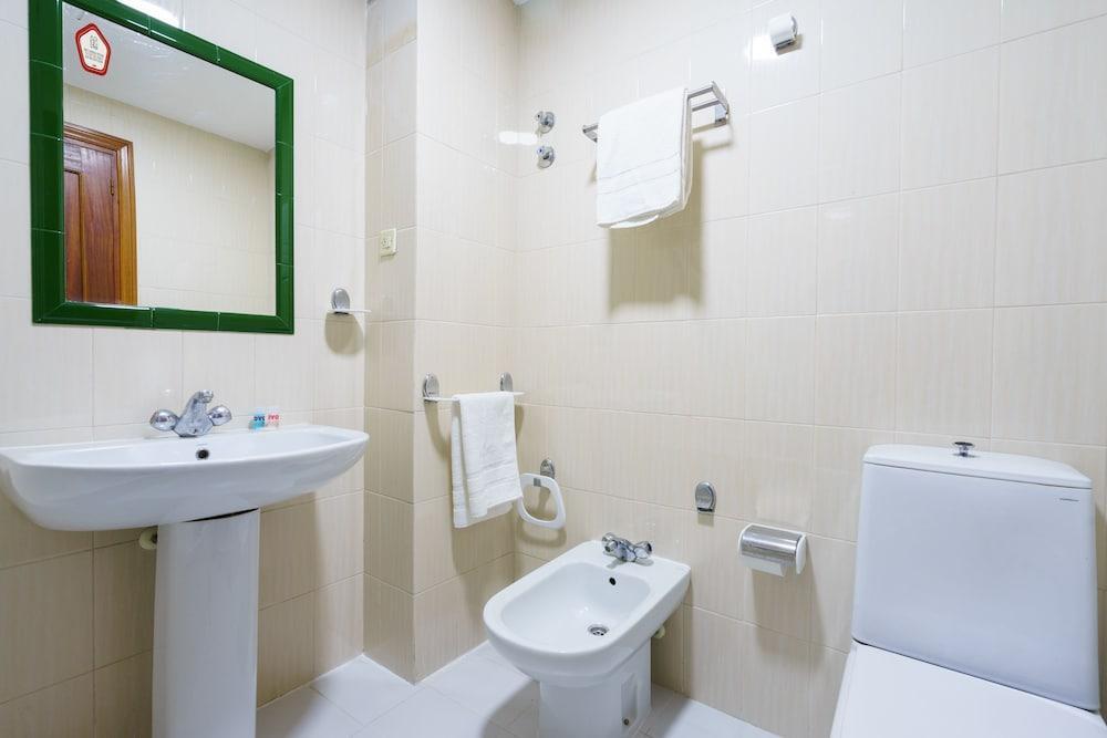 Oyo Hotel Costa Andaluza Motril Bagian luar foto