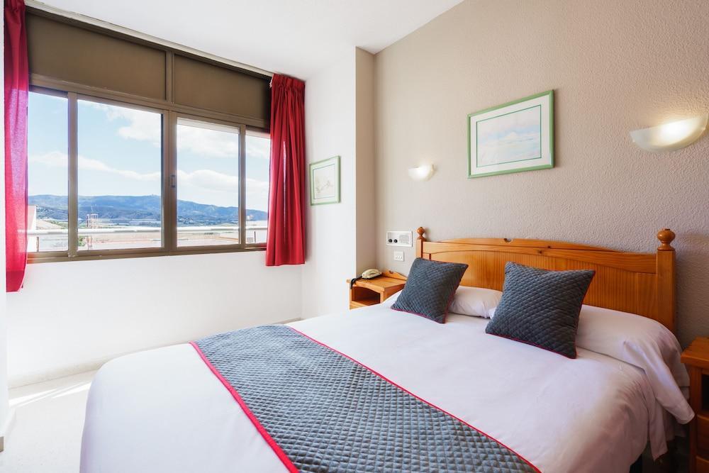 Oyo Hotel Costa Andaluza Motril Bagian luar foto